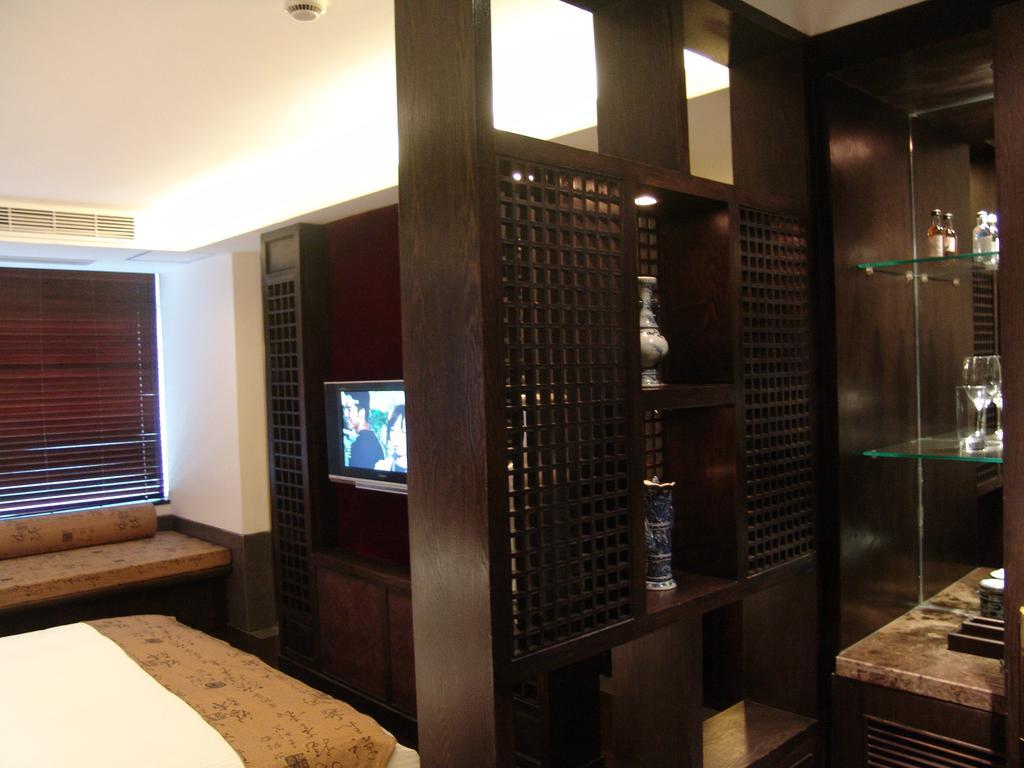 Baolong Homelike Hotel - Henglong Hotel Jingan Экстерьер фото